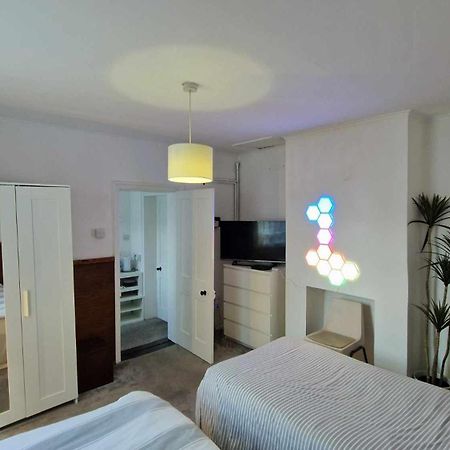 Converted Bungalow In Bexley 런던 외부 사진