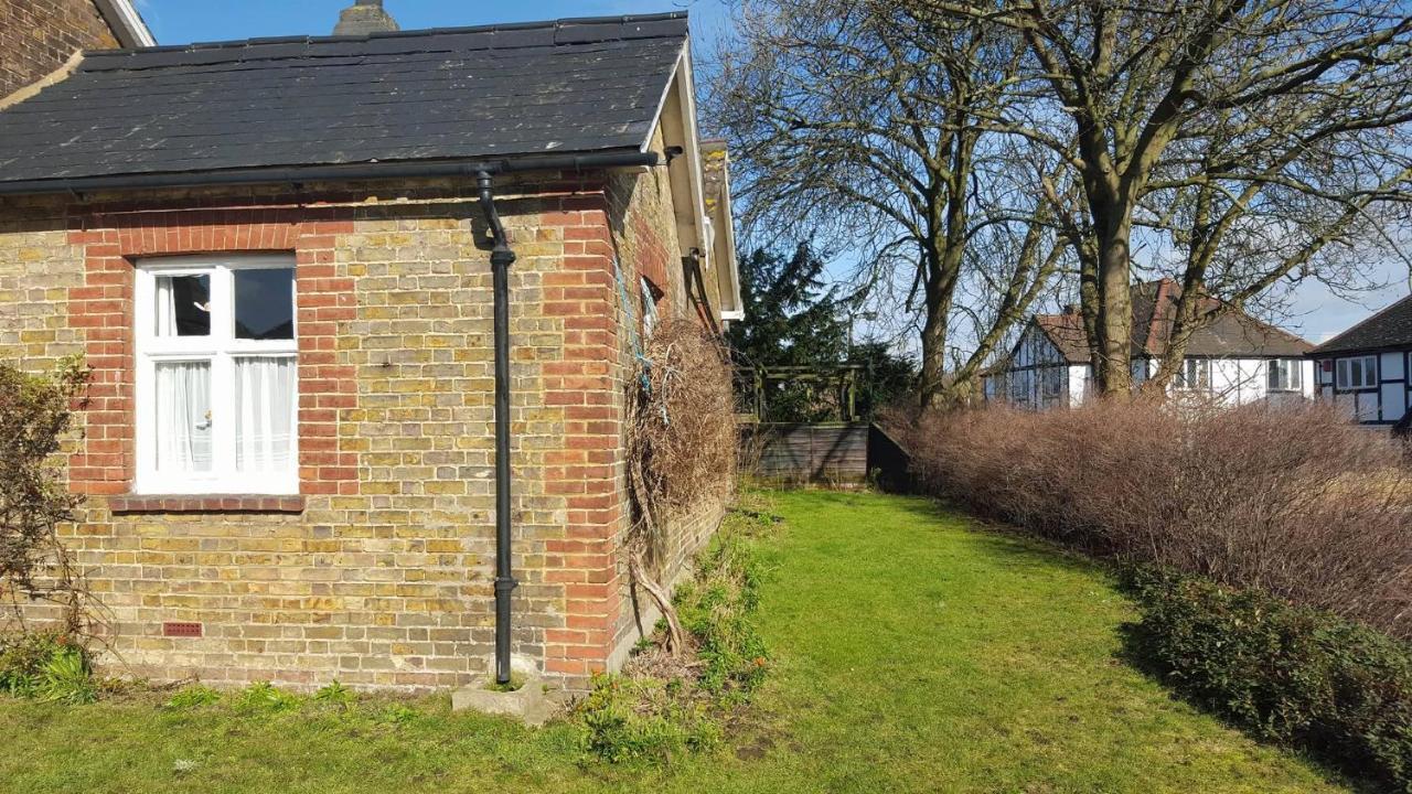 Converted Bungalow In Bexley 런던 외부 사진